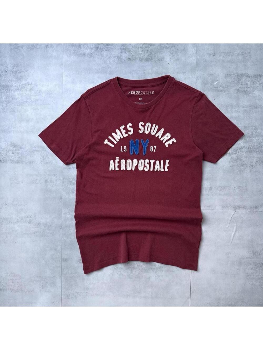 Y2K Aeropostale 00s Burgundy Times Square New York T shirt